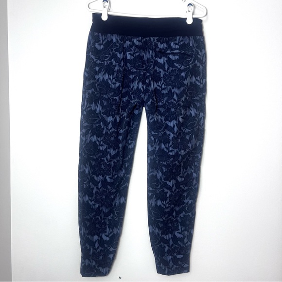 Athleta Trekkie North Jogger Size 6 Athletic Pant - Picture 4 of 7